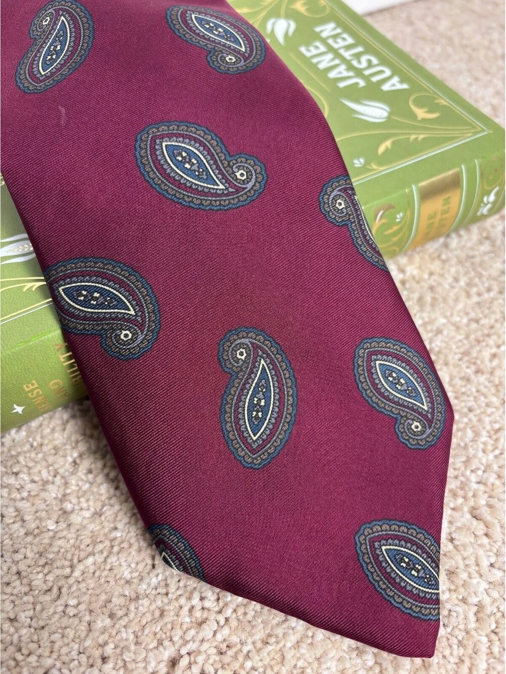 D.H. Peer Vtg Paisley Tie